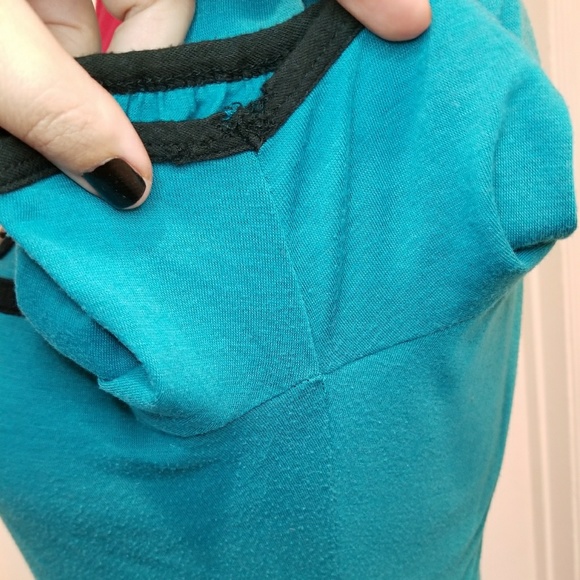 Heart Cut Out (back) Tee - Picture 5 of 7